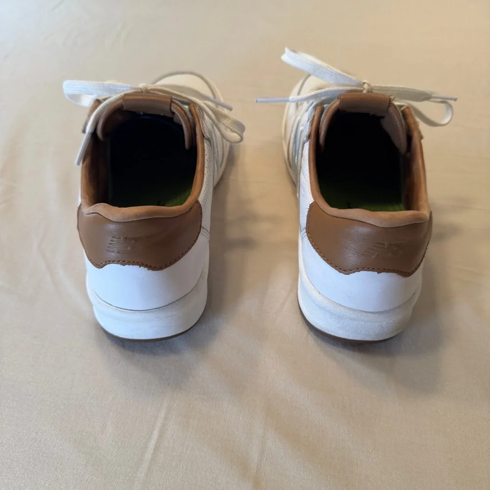 New Balance Revlite White, Brown and Jean  Sneakers Size 9 - Picture 4 of 10